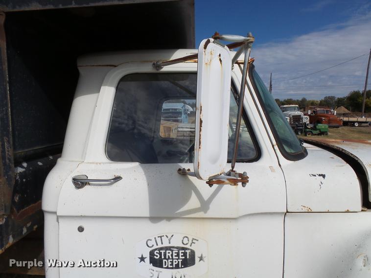 image for item DA9901 1966 Ford dump truck