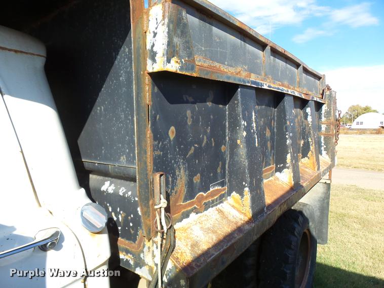 image for item DA9901 1966 Ford dump truck