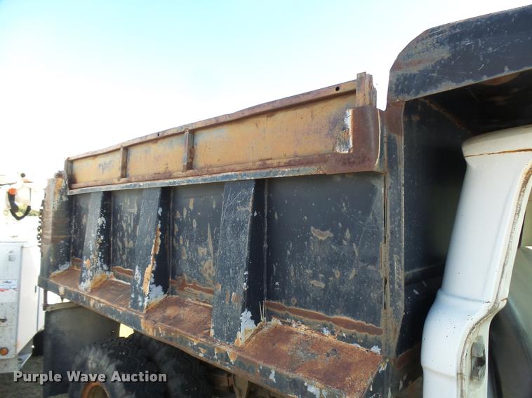 image for item DA9901 1966 Ford dump truck