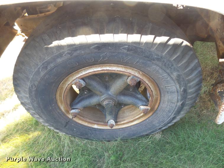 image for item DA9901 1966 Ford dump truck