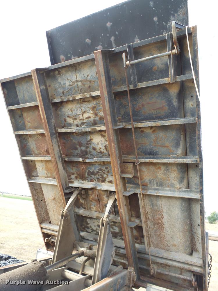 image for item DA9901 1966 Ford dump truck