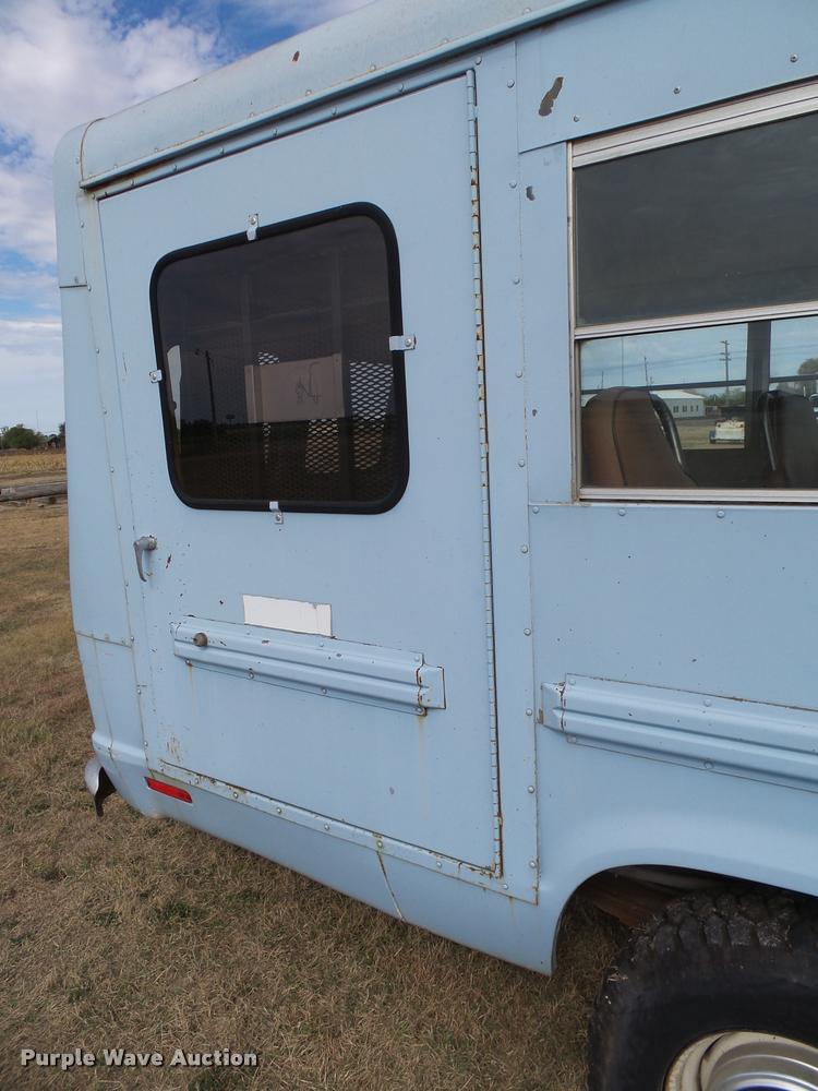 image for item DA9902 1984 Ford Econoline E350 bus