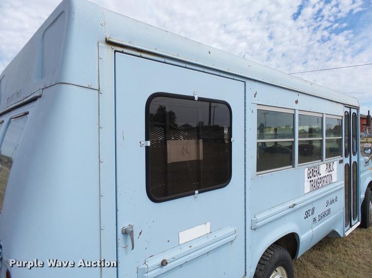 image for item DA9902 1984 Ford Econoline E350 bus