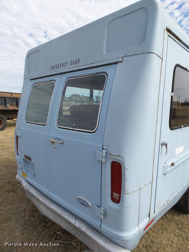 image for item DA9902 1984 Ford Econoline E350 bus