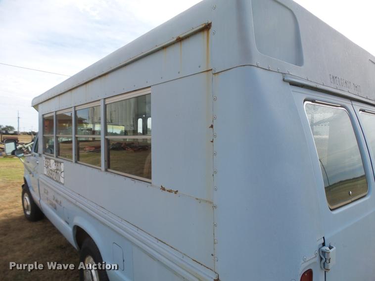 image for item DA9902 1984 Ford Econoline E350 bus