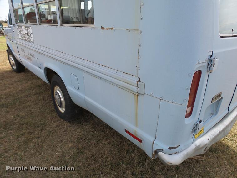 image for item DA9902 1984 Ford Econoline E350 bus