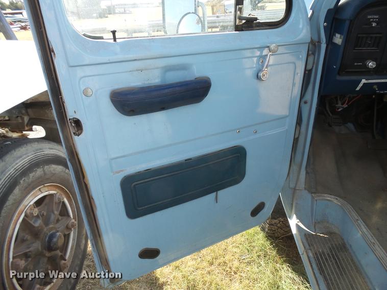 image for item DA9902 1984 Ford Econoline E350 bus