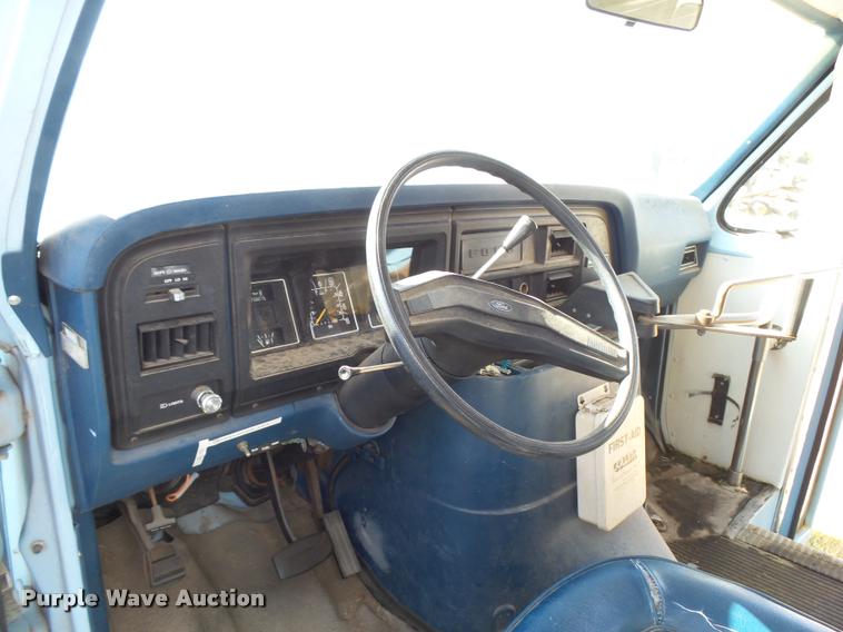 image for item DA9902 1984 Ford Econoline E350 bus