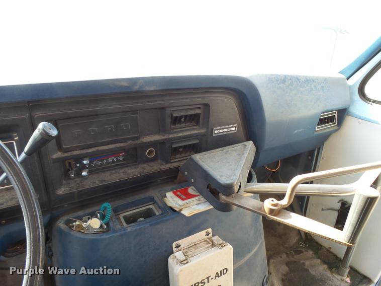 image for item DA9902 1984 Ford Econoline E350 bus
