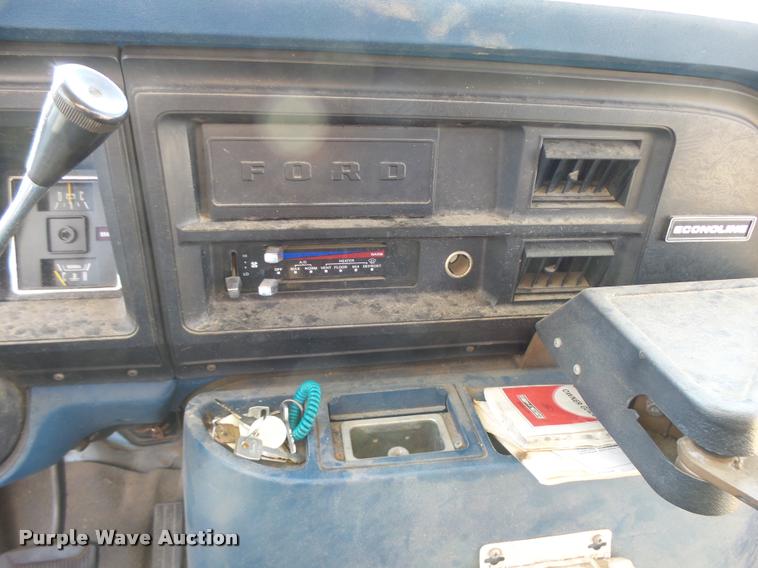 image for item DA9902 1984 Ford Econoline E350 bus