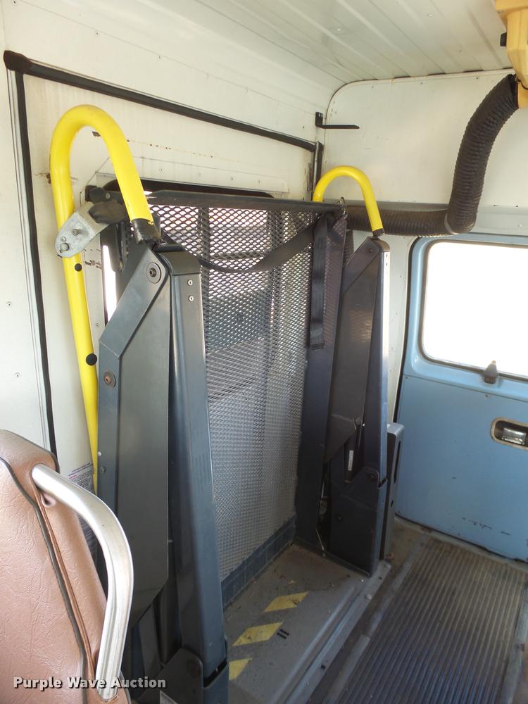 image for item DA9902 1984 Ford Econoline E350 bus