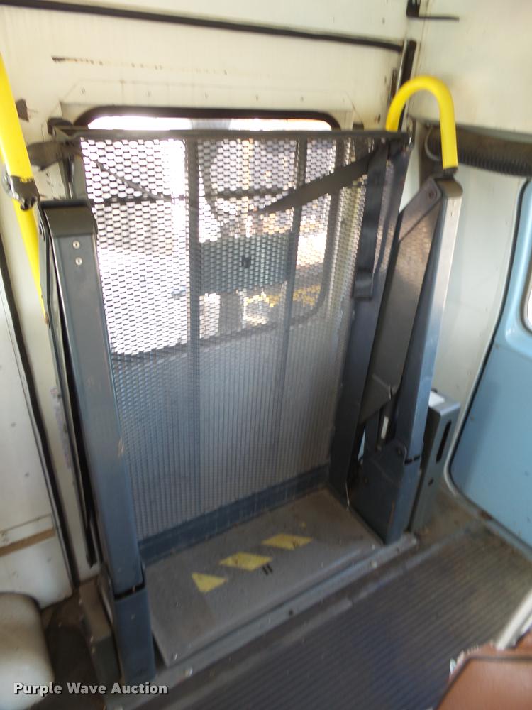 image for item DA9902 1984 Ford Econoline E350 bus