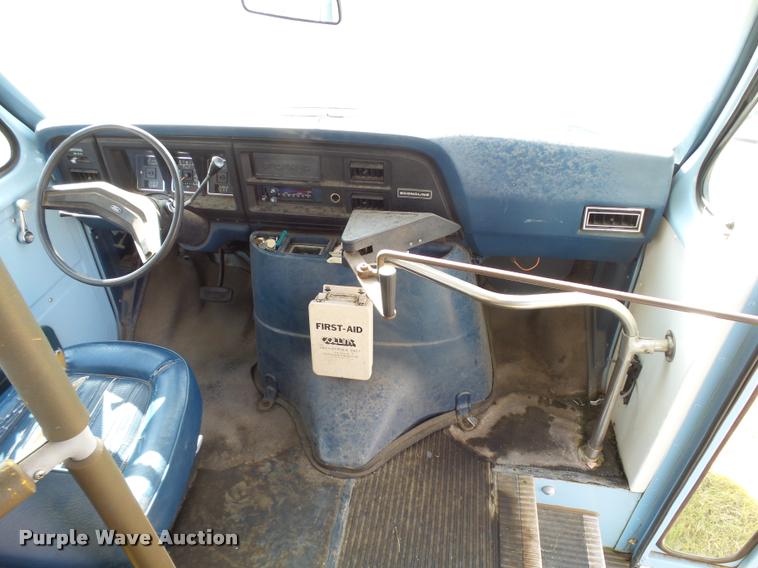 image for item DA9902 1984 Ford Econoline E350 bus