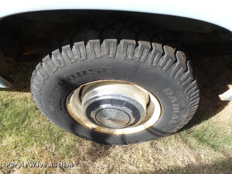 image for item DA9902 1984 Ford Econoline E350 bus