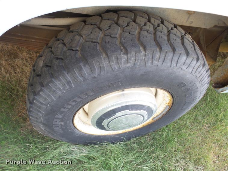 image for item DA9902 1984 Ford Econoline E350 bus