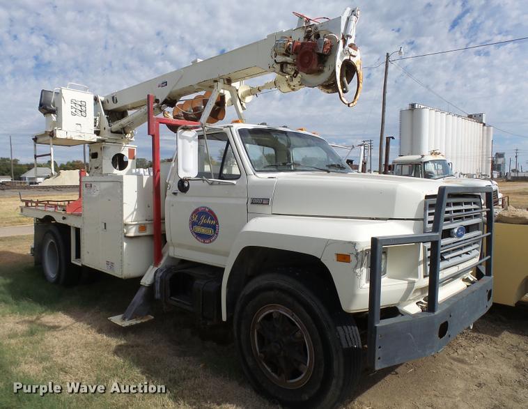 image for item DA9903 1986 Ford F700 digger derrick truck