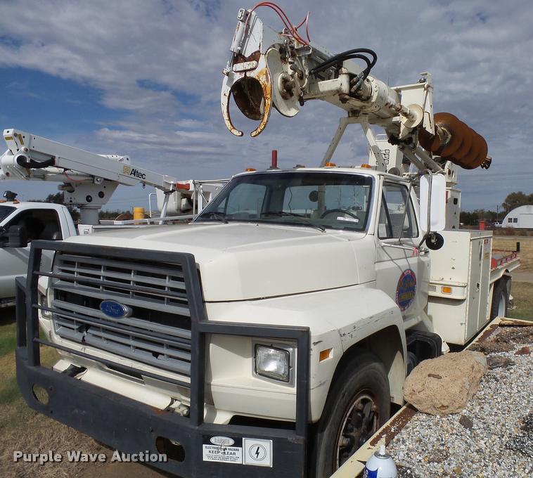 image for item DA9903 1986 Ford F700 digger derrick truck