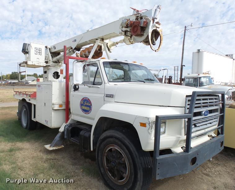 image for item DA9903 1986 Ford F700 digger derrick truck