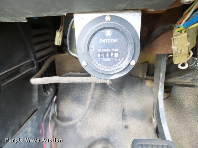 image for item DA9903 1986 Ford F700 digger derrick truck