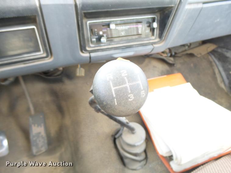 image for item DA9903 1986 Ford F700 digger derrick truck