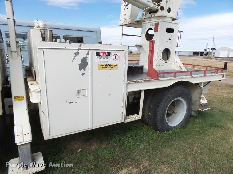 image for item DA9903 1986 Ford F700 digger derrick truck