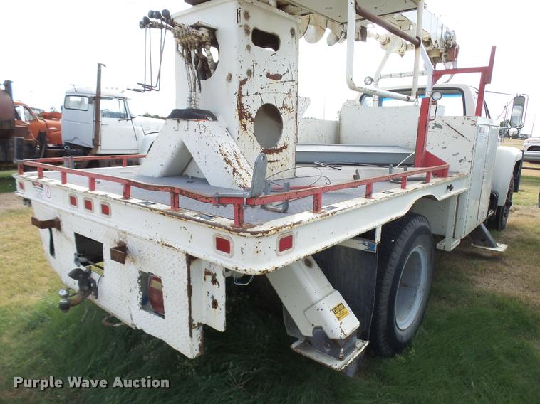 image for item DA9903 1986 Ford F700 digger derrick truck