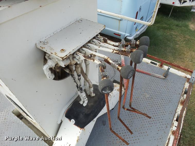 image for item DA9903 1986 Ford F700 digger derrick truck