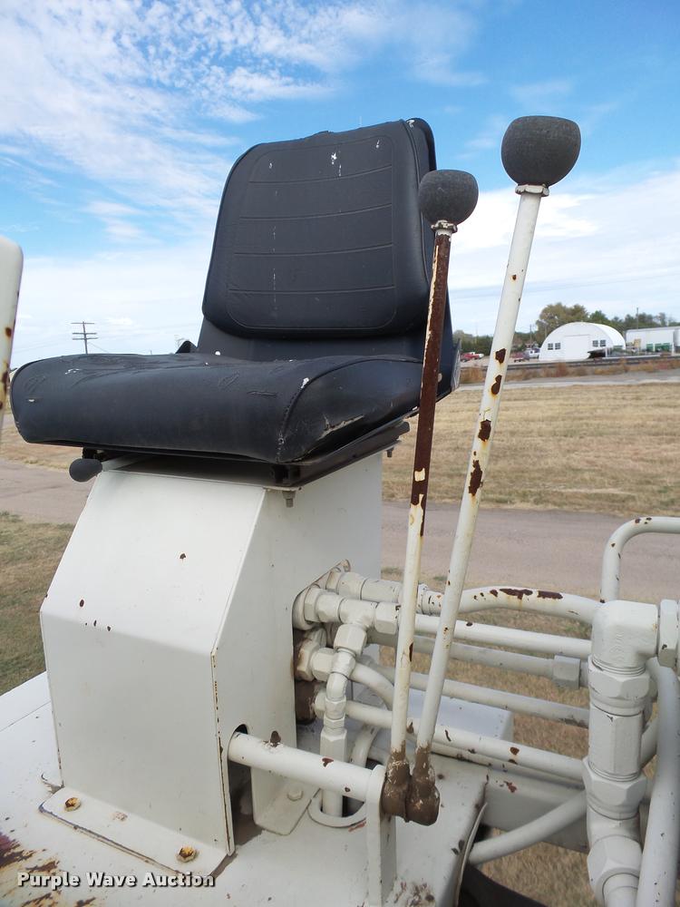 image for item DA9903 1986 Ford F700 digger derrick truck