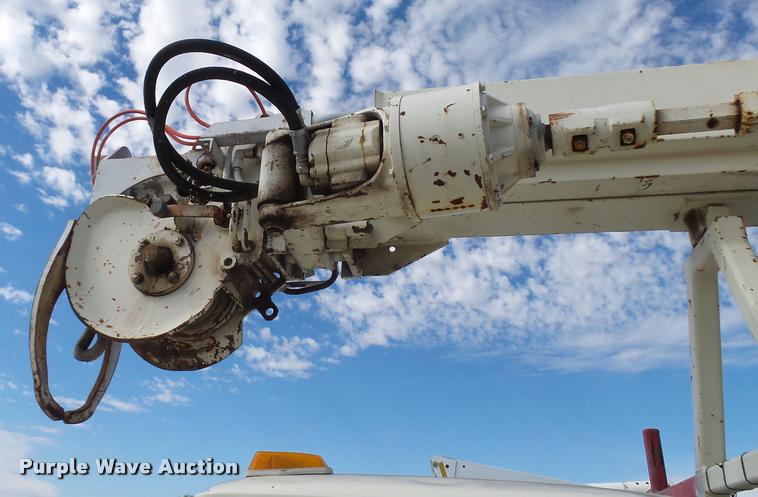 image for item DA9903 1986 Ford F700 digger derrick truck