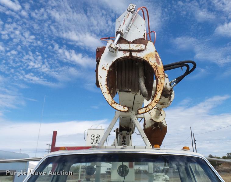 image for item DA9903 1986 Ford F700 digger derrick truck