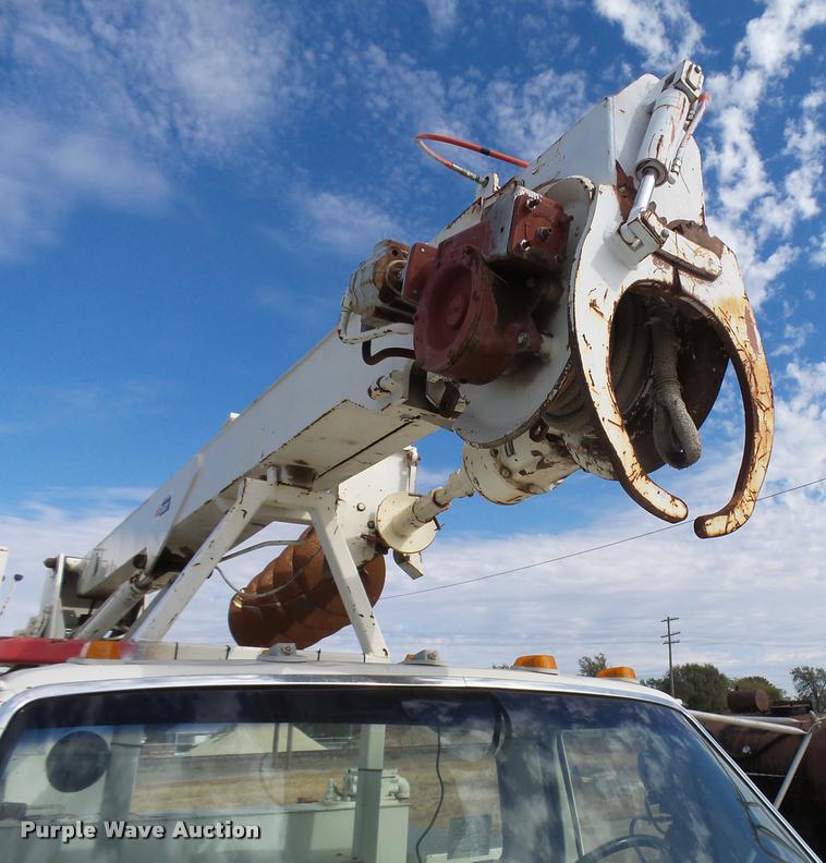 image for item DA9903 1986 Ford F700 digger derrick truck
