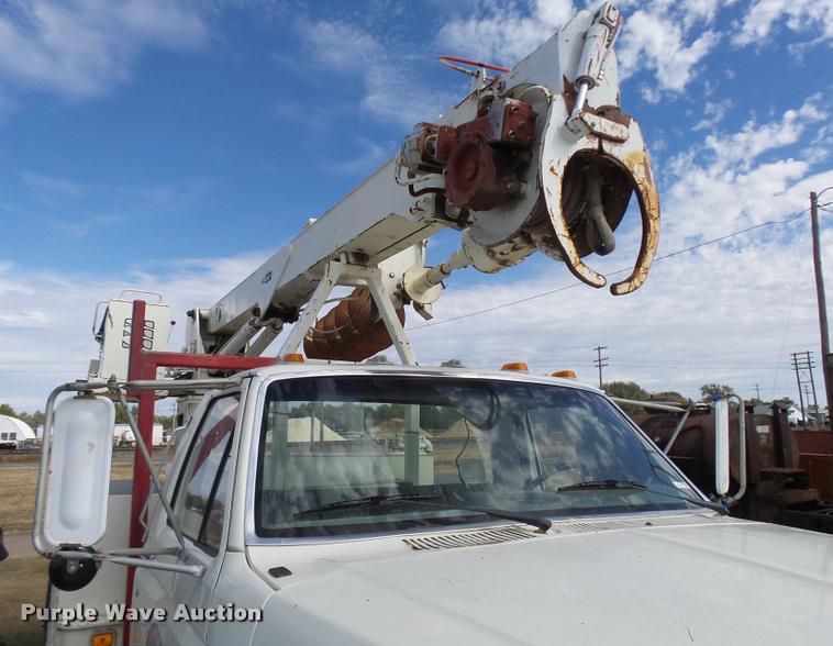 image for item DA9903 1986 Ford F700 digger derrick truck