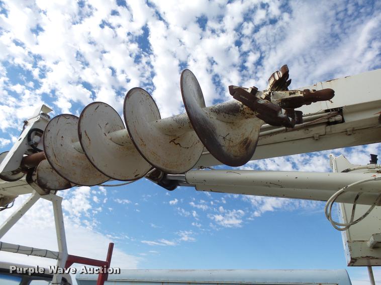 image for item DA9903 1986 Ford F700 digger derrick truck