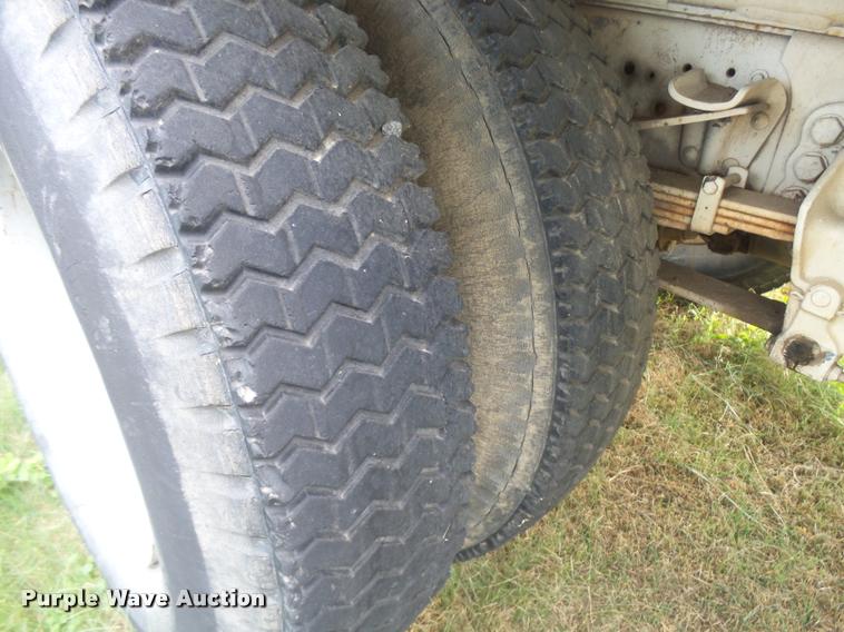 image for item DA9903 1986 Ford F700 digger derrick truck