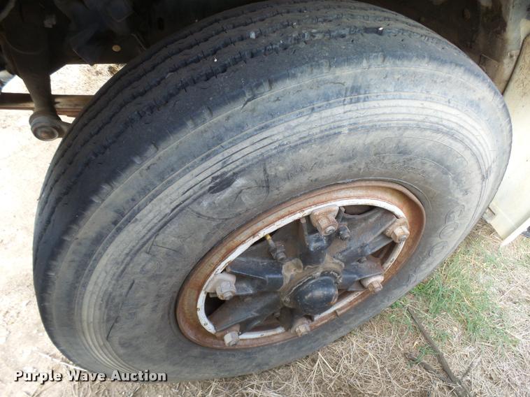 image for item DA9903 1986 Ford F700 digger derrick truck