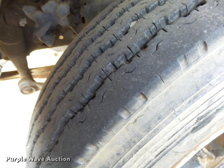 image for item DA9903 1986 Ford F700 digger derrick truck