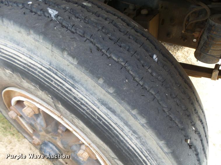 image for item DA9903 1986 Ford F700 digger derrick truck