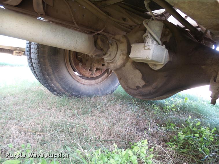 image for item DA9903 1986 Ford F700 digger derrick truck