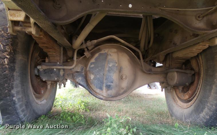 image for item DA9903 1986 Ford F700 digger derrick truck