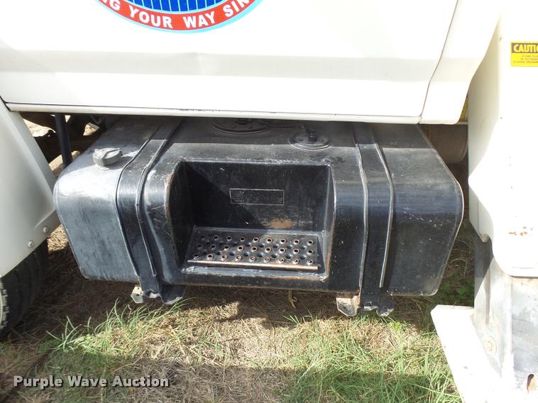 image for item DA9903 1986 Ford F700 digger derrick truck