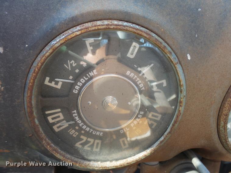 image for item DA9904 1953 Chevrolet 4400 flatbed truck