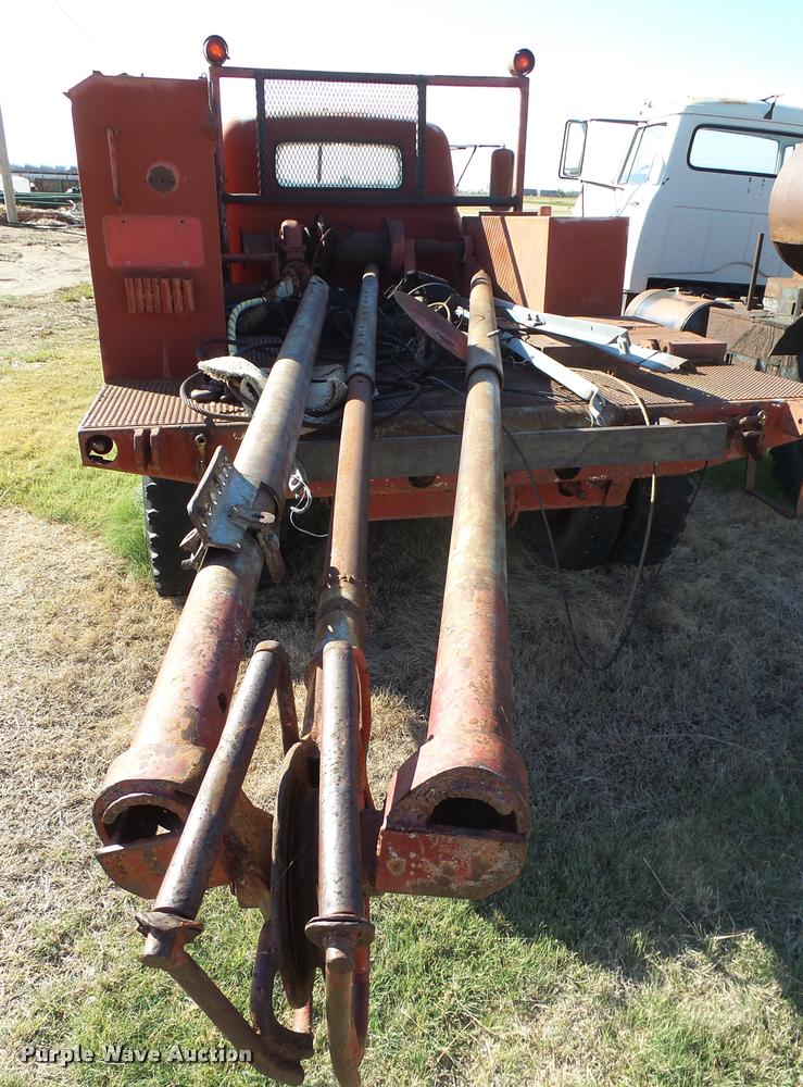 image for item DA9904 1953 Chevrolet 4400 flatbed truck