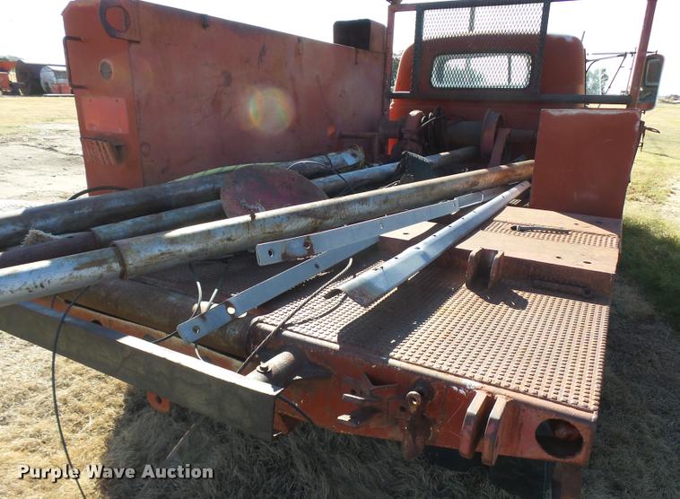 image for item DA9904 1953 Chevrolet 4400 flatbed truck