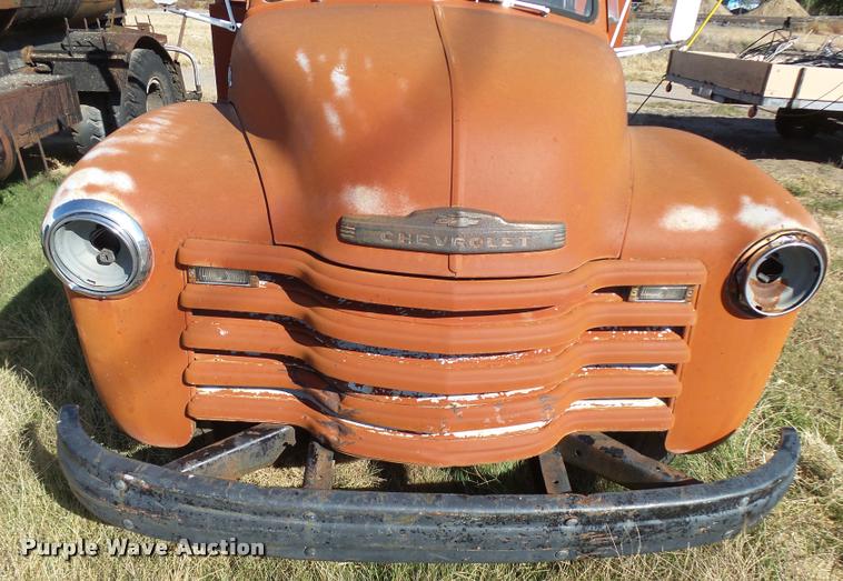 image for item DA9904 1953 Chevrolet 4400 flatbed truck