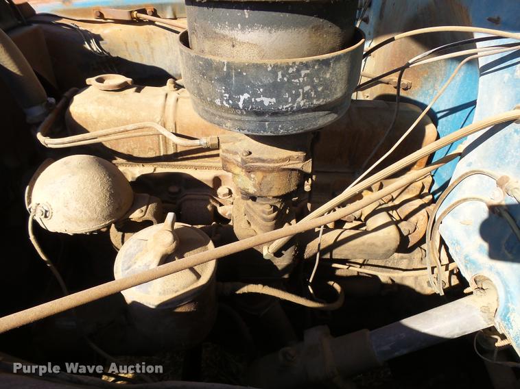 image for item DA9904 1953 Chevrolet 4400 flatbed truck