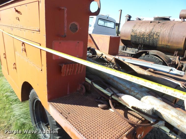 image for item DA9904 1953 Chevrolet 4400 flatbed truck