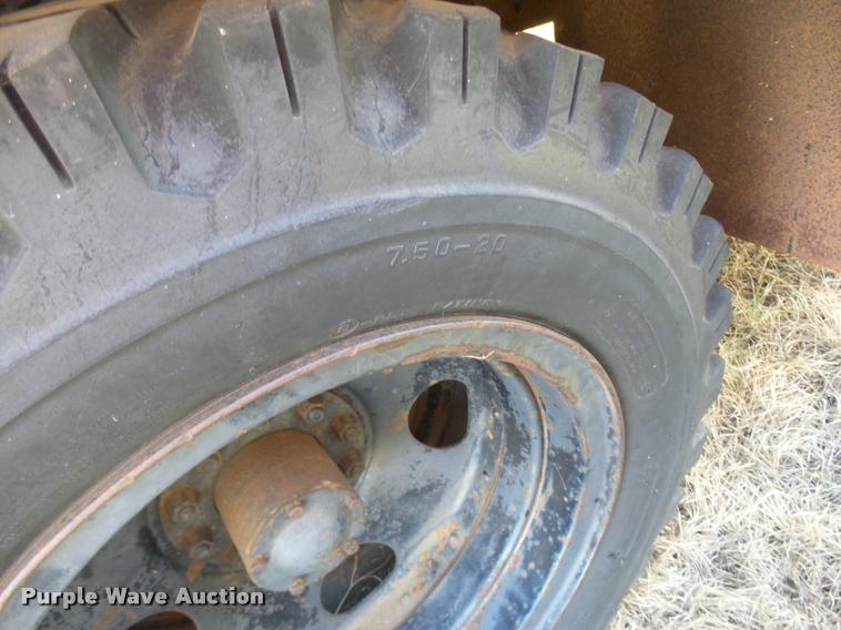 image for item DA9904 1953 Chevrolet 4400 flatbed truck