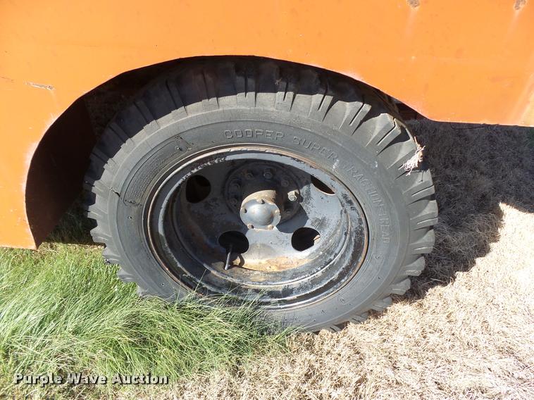 image for item DA9904 1953 Chevrolet 4400 flatbed truck