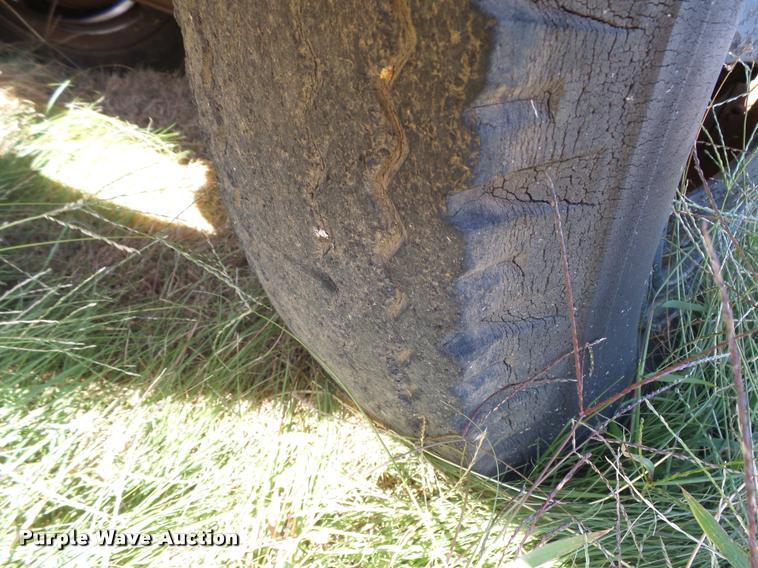 image for item DA9904 1953 Chevrolet 4400 flatbed truck