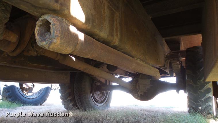 image for item DA9904 1953 Chevrolet 4400 flatbed truck